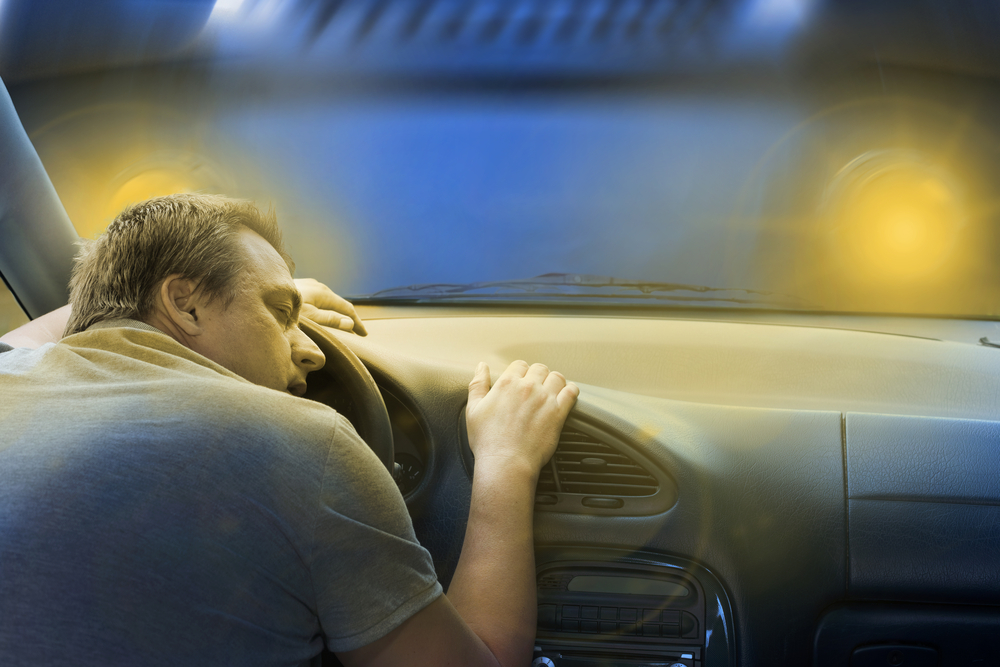 Colpi di sonno: 6 cose che, erroneamente, pensiamo siano utili per contrastarlo