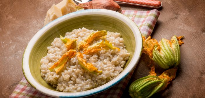 Fiori di zucca risotto vegan con fiori di zucca